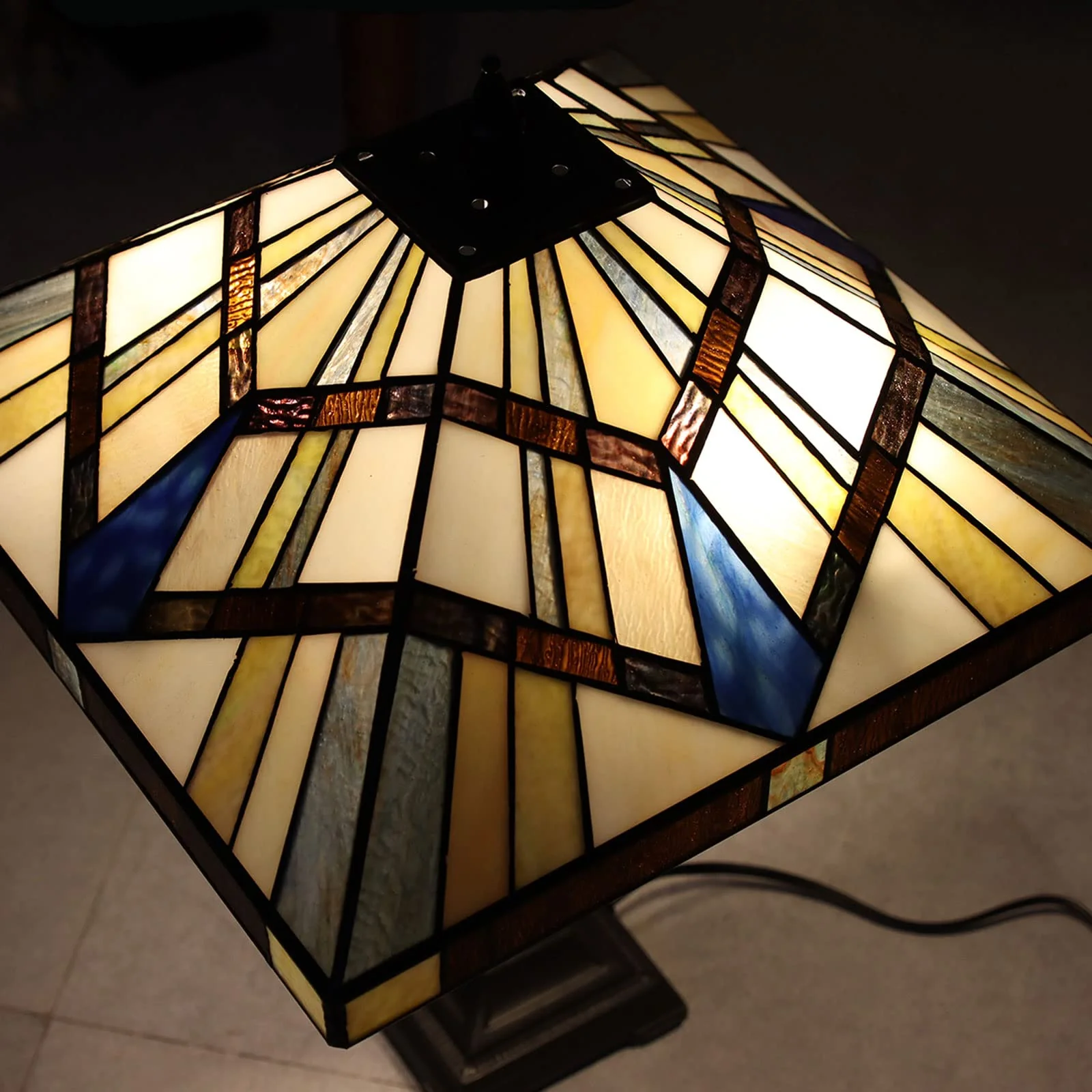 Capulina Tiffany Table Lamp 3-Light 16 Wide Stained Glass - Image 4
