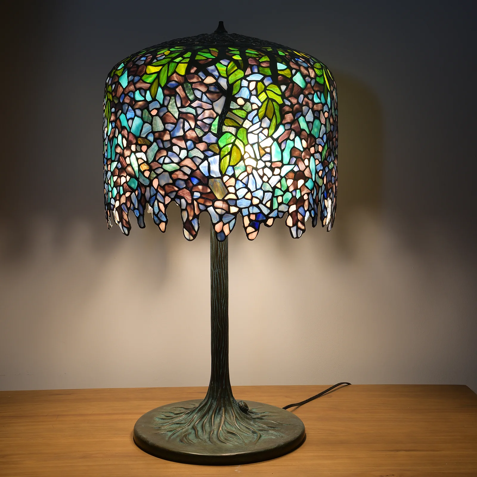 Thatyears Wisteria Tiffany Style Table Lamp – Handcrafted Stained Glass Decorative Lamp for Living Room, Bedroom, Home Office